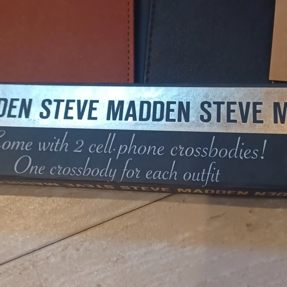 New Steve Madden Set of 2 Crossbody Bags - Picture 2 of 8